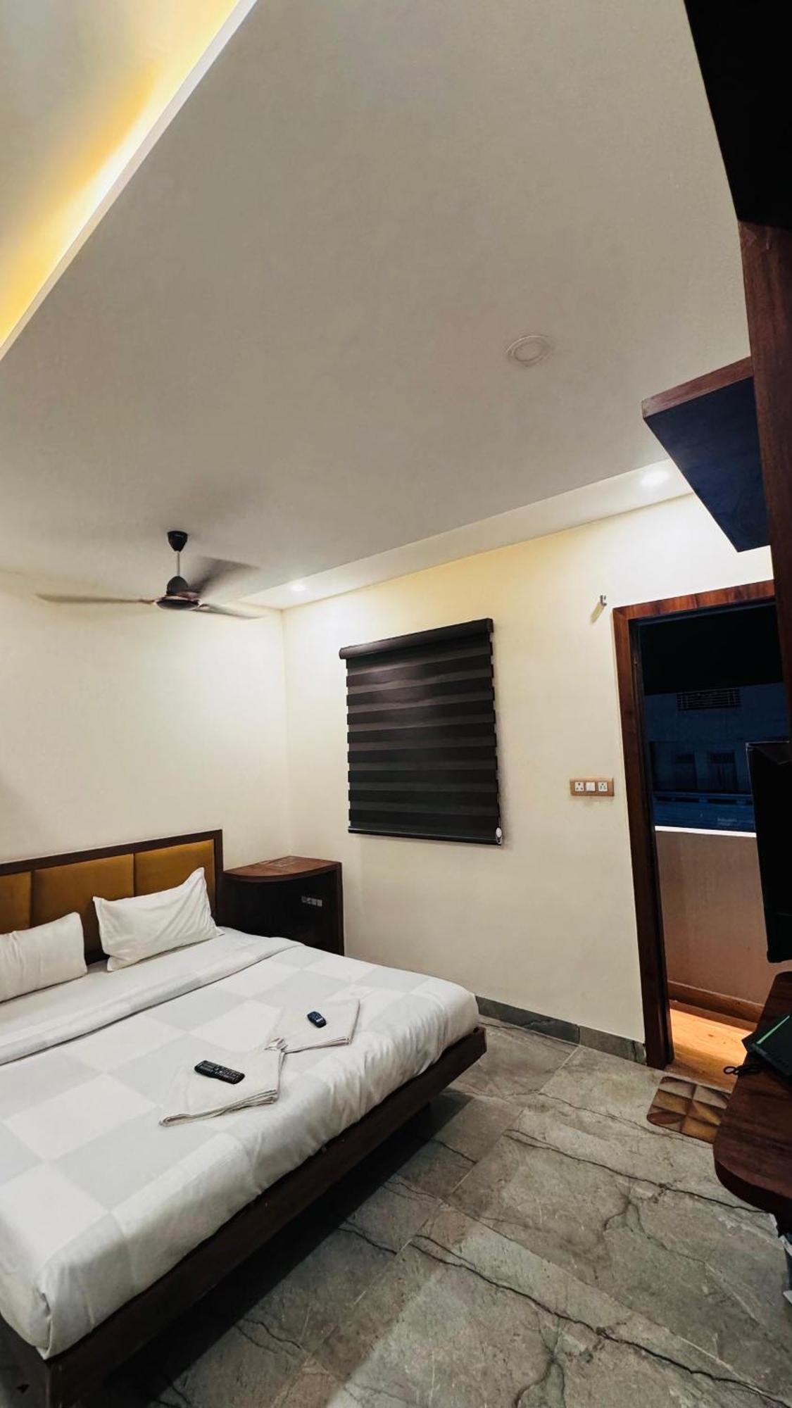 Hotel Prakasham Ujjain Eksteriør bilde